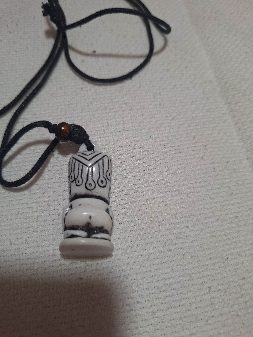 Catenine: Collier tiki avec cordon noir – Usato da Crans VD venduto da Yobia8 2