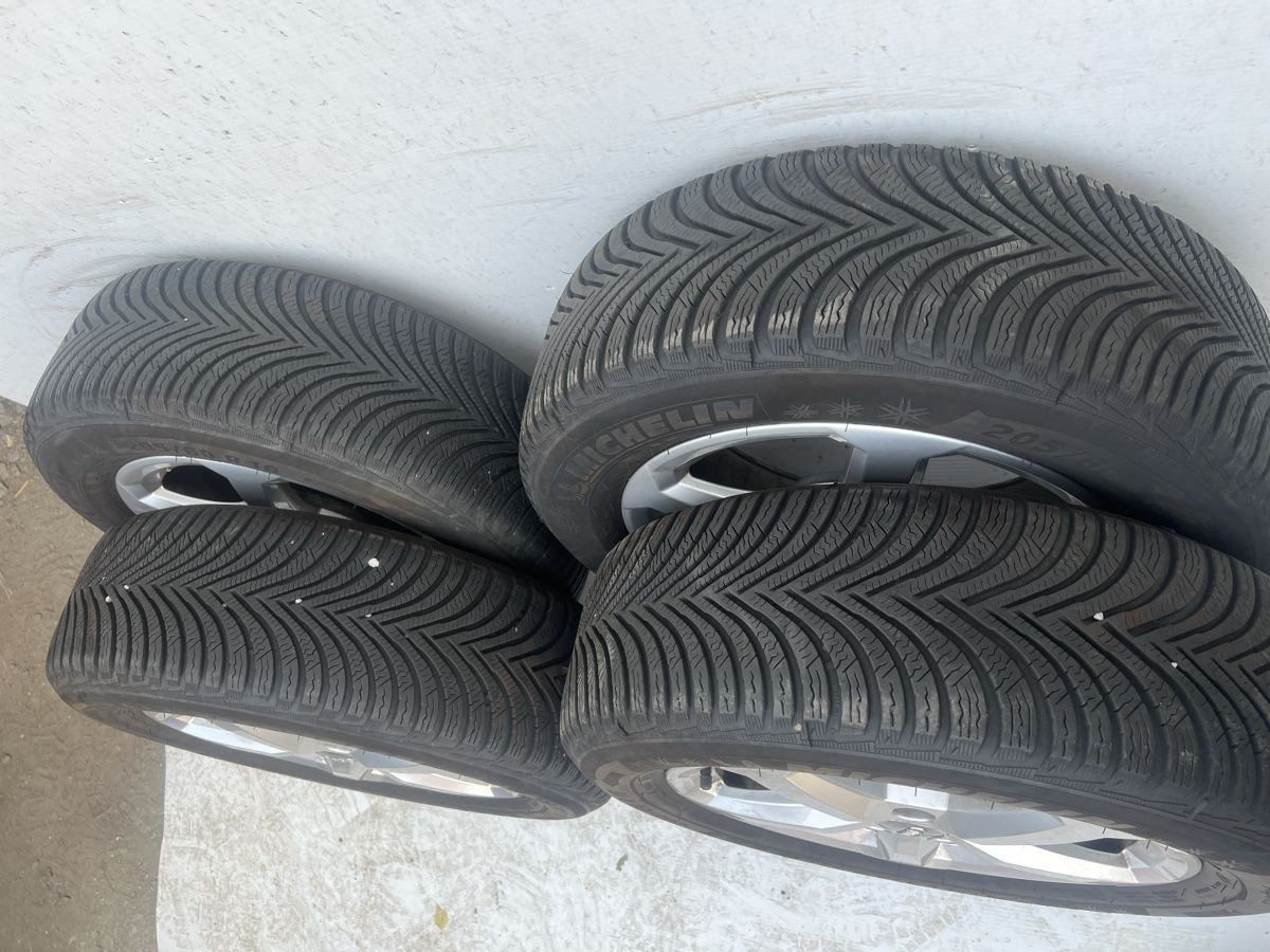 Pneumatici & Ruote complete: Originale Winterräder für Audi Q2 – Usato da Glis venduto da Rasa2015 3