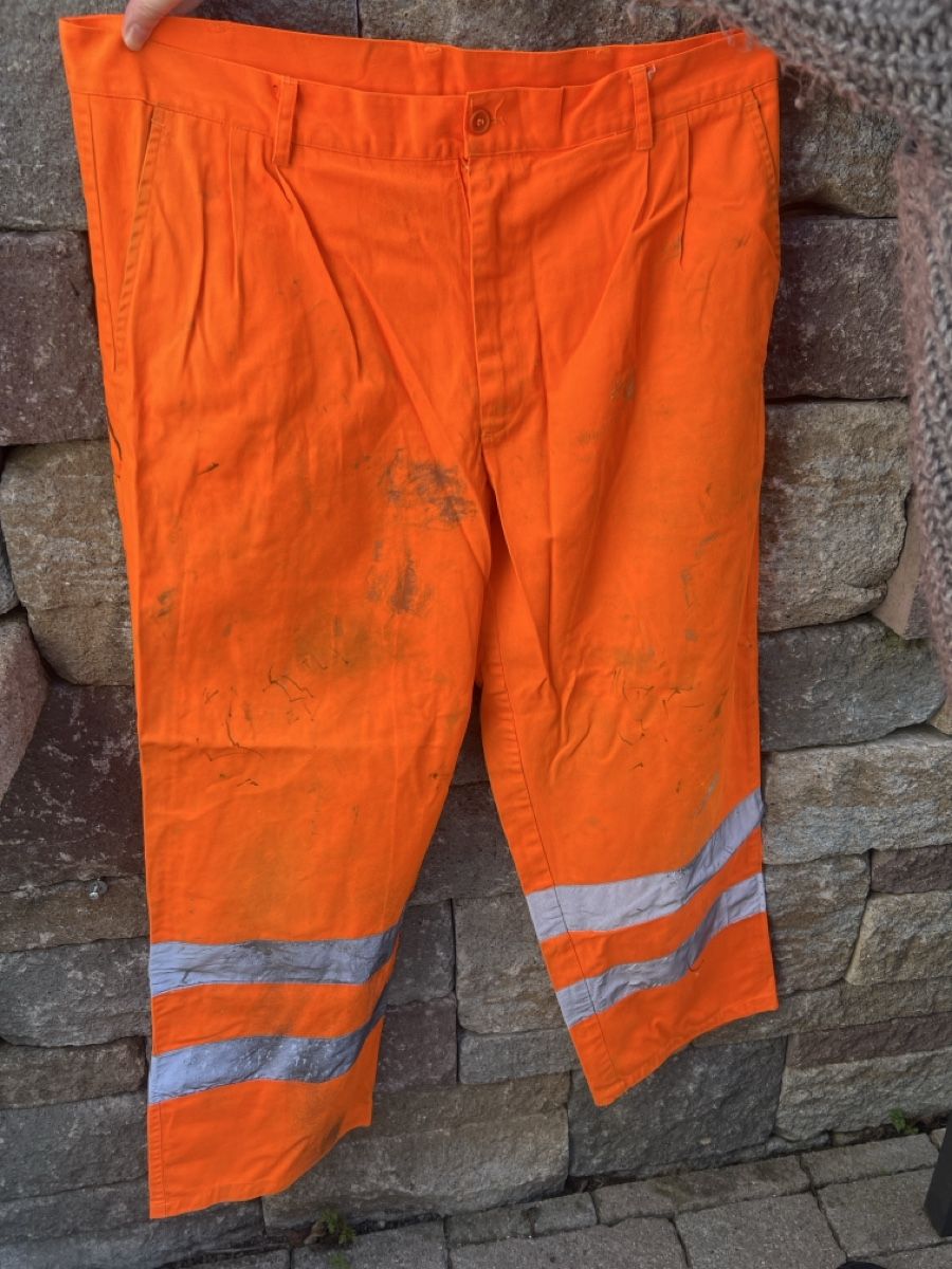 Hosen: Orange Arbeitshose / Sicherheitshose, Grösse L – Gebraucht aus Mellingen von Oelquelle 1