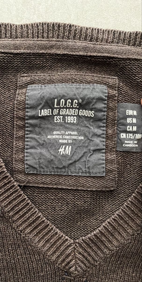 H&M Maglioni & Felpe: Brauner Pullover mit Rautenformen – Usato da Suhr venduto da Phile05 2