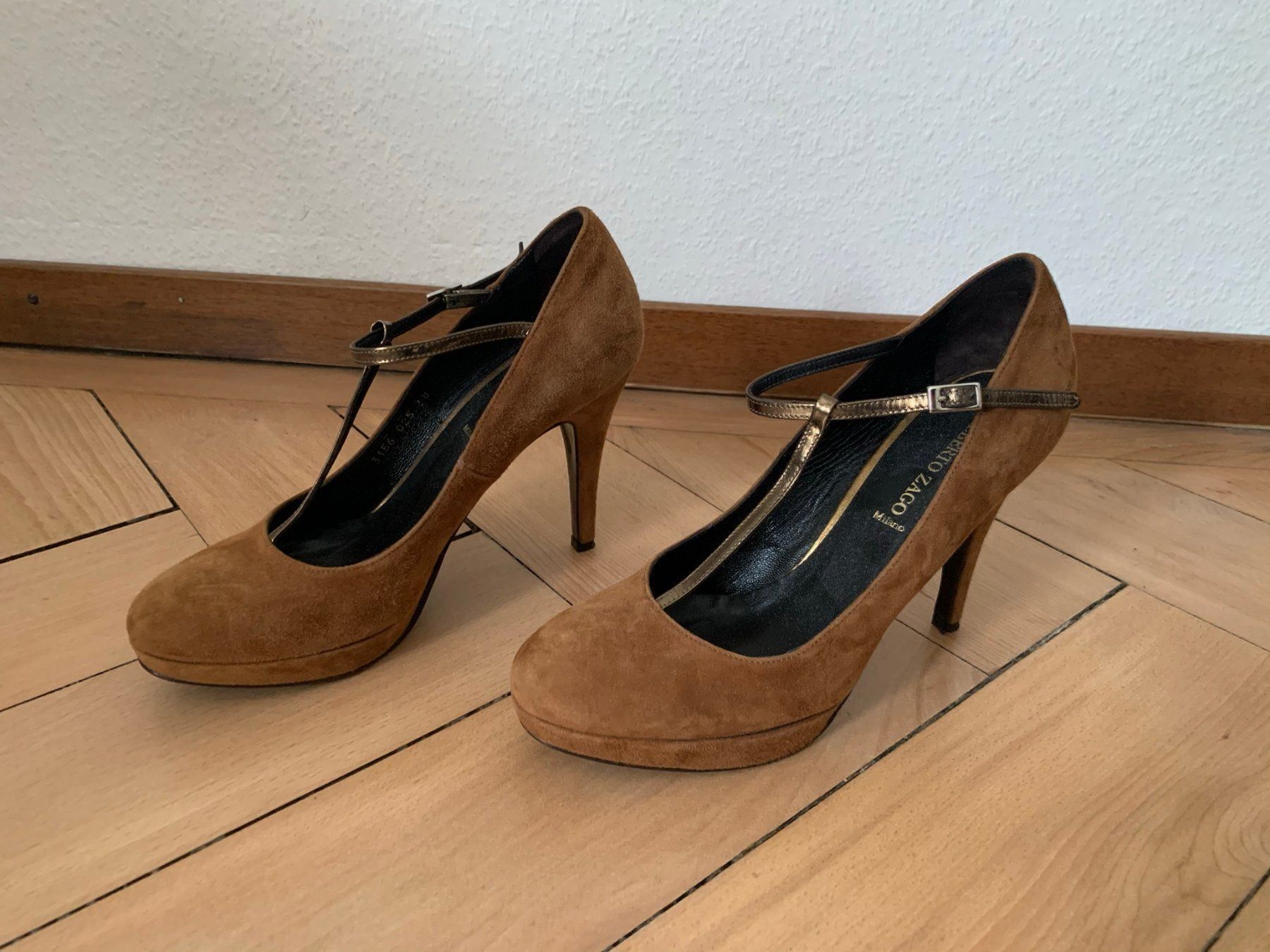 Scarpe da donna: ALBERTO ZAGO - Riemchen Leder Pumps 38 – Usato da Zürich venduto da Diazaio