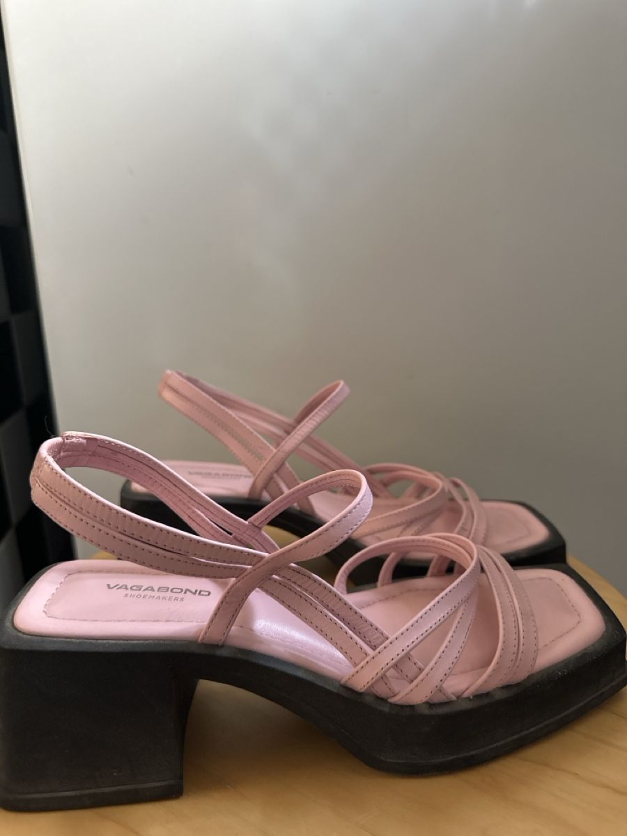 Vagabond Chaussures femmes: sandales roses vagabond – D'occasion à Vevey par founy 1