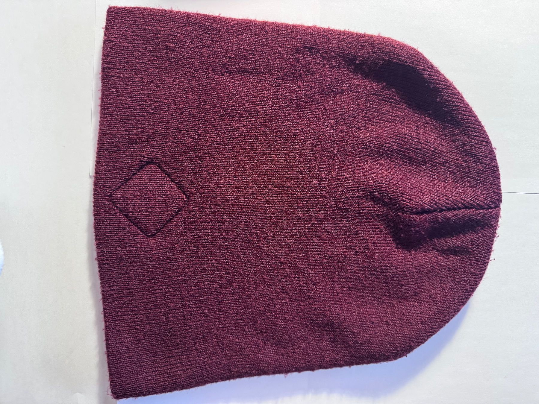 Copricapi, berretti & cappellini: Warme, weinrote Wintermütze – Usato da Winterthur venduto da tam_7tbh 2