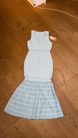 Fitted Midi Dress light blue sleeveless V-neck size M new