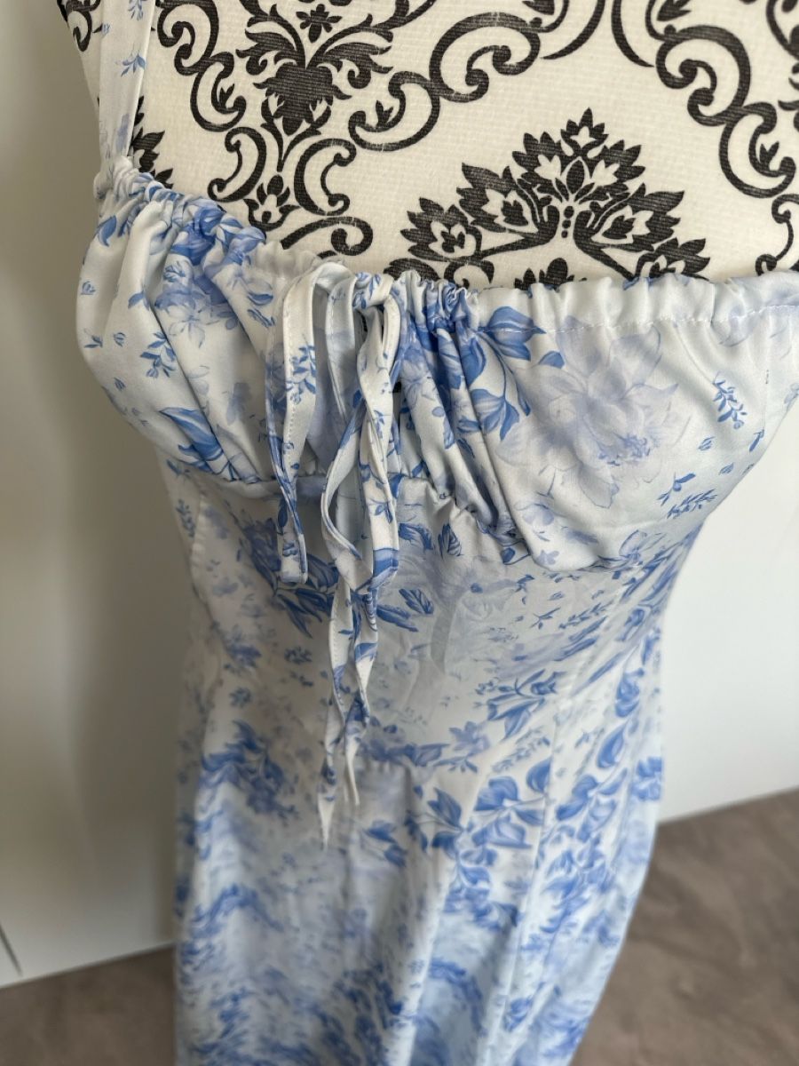 Kleider: Kleid Blumenmuster blau weiss Grösse S – Gebraucht aus Dietikon von vithya88 4