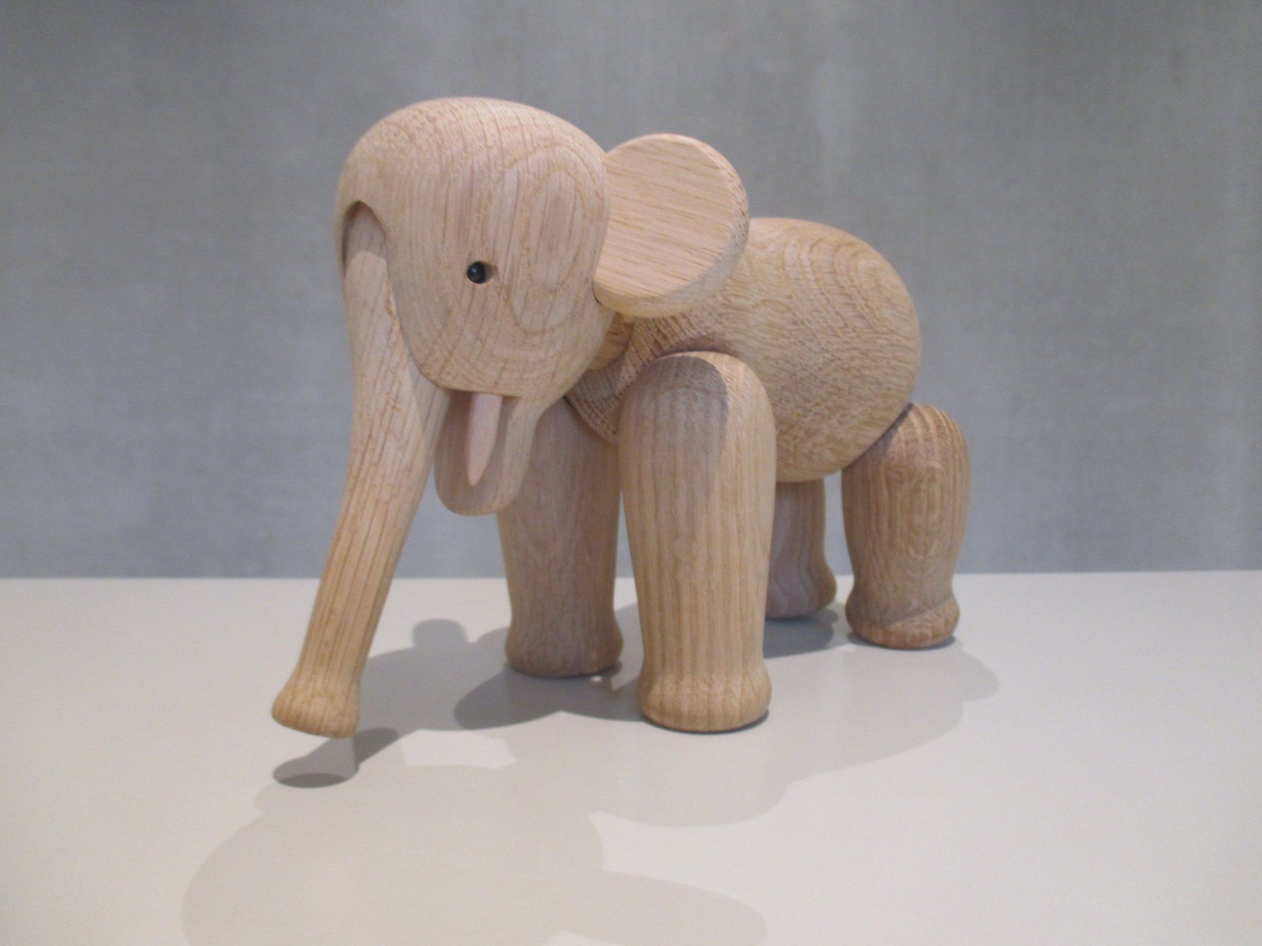 Statuette: Kay Bojesen / Holz / Elefant / Eiche / 13 cm / ORIGINAL – Nuovo e nell'imballaggio originale da Welschenrohr venduto da StarRecordsGmbH 2