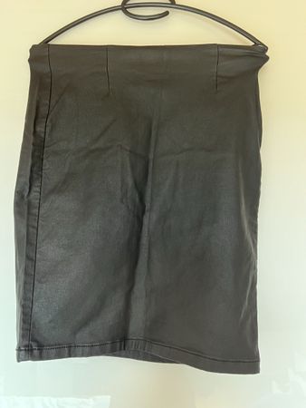 Jupes en similicuir - pieces - taille M