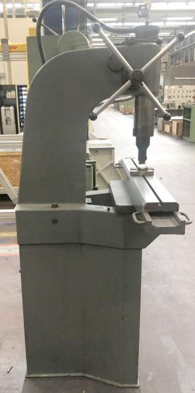 Tutte le macchine: Hydraulische Presse SWISSTOOL – Usato da Brügg BE venduto da mullermachines 1