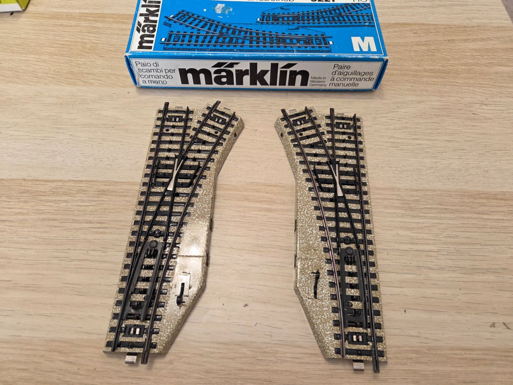 Märklin Modellini di ferrovie: Märklin 5221 Weichenpaar H0 – Usato da St-Aubin-Sauges venduto da Lo_Go 1