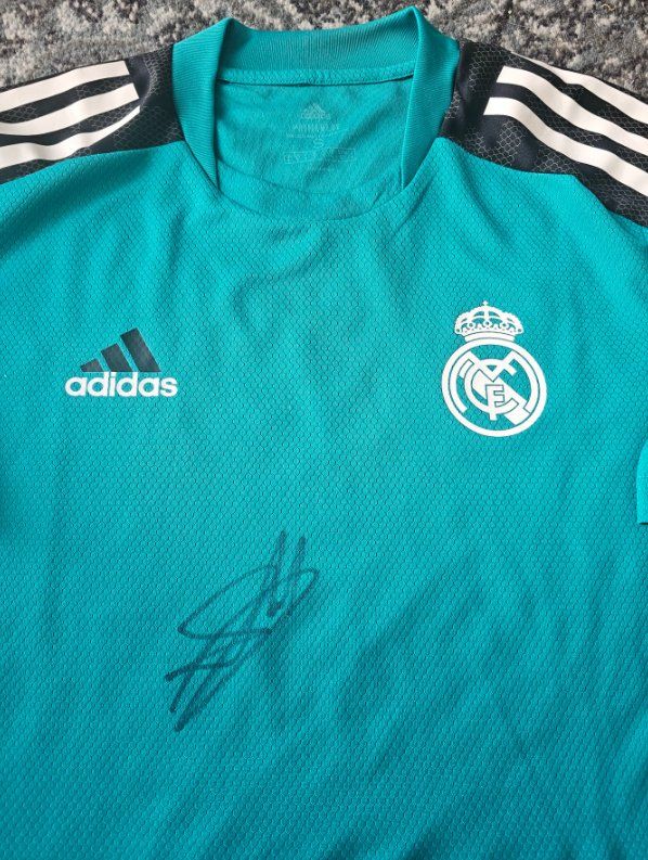 Autografi: David Alaba Signiertes Real Madrid Trainingshirt mit COA – Nuovo (secondo la descrizione) da Uetikon am See venduto da vi3nnaC4lling 1
