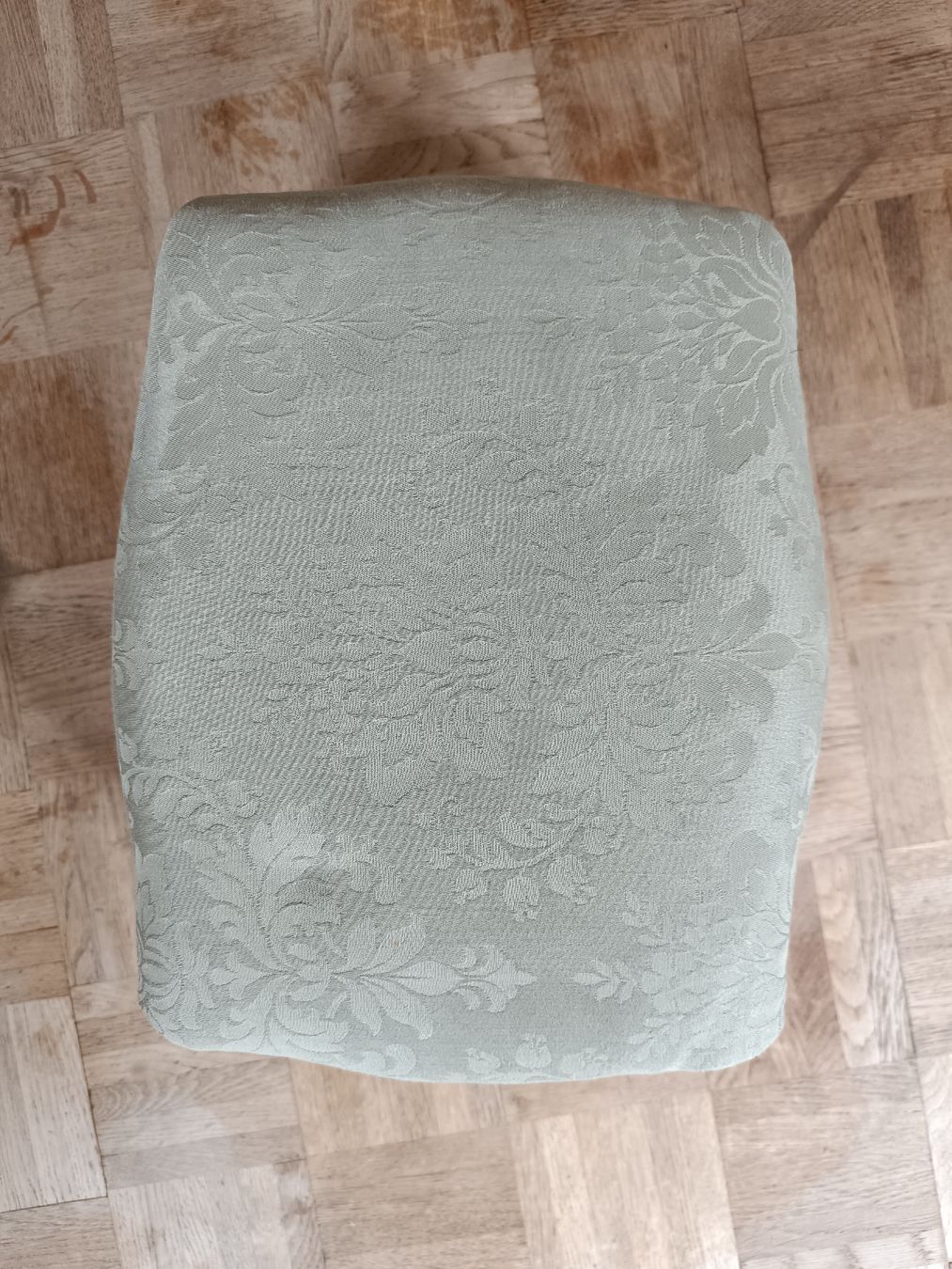 Articoli in legno: Repose-pied style Louis XV – Usato da Cossonay-Ville venduto da Aryann34 5