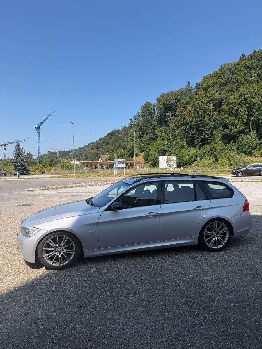 BMW Automobili: BMW 325xi mit MFK – Usato da Wetzikon ZH venduto da HD2004 2