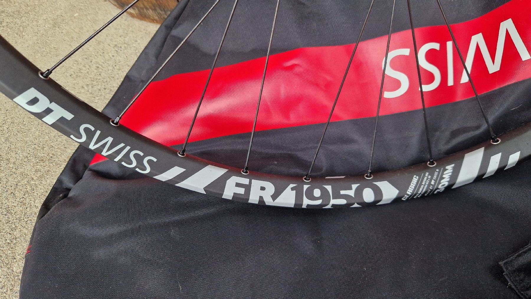 Pièces détachées: dt swiss fr1950 29" – Neuf (Voir description) à Vuadens par najos17 1