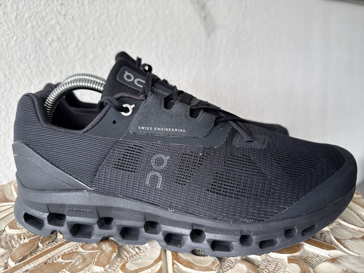 On Herrenschuhe: ON Cloud HELION Laufschuhe Schwarz Grösse 44 – Gebraucht aus Zürich von sha_vw65 2