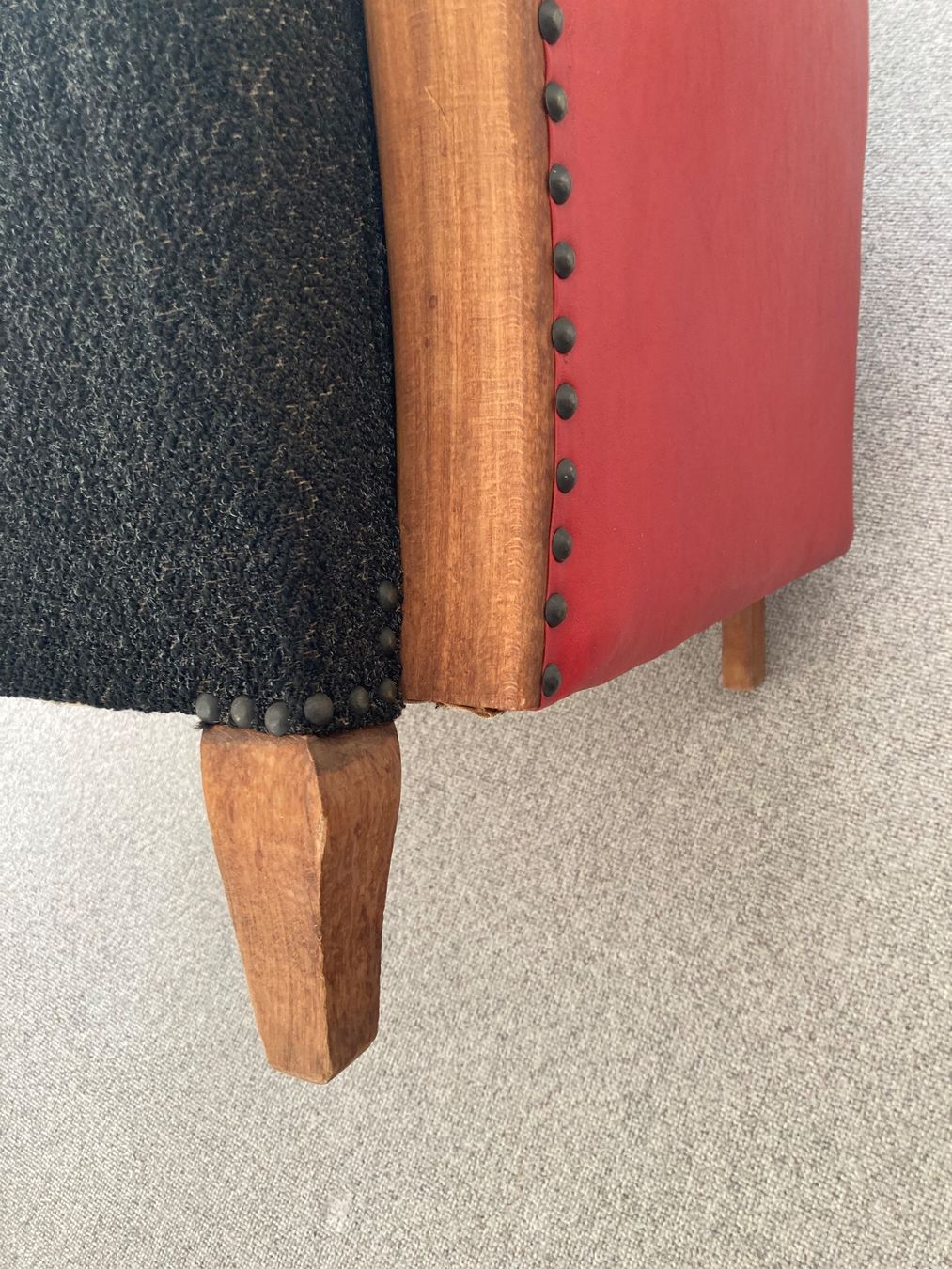 Poltrone: Vintage Sessel schwarz rot – Usato da Zürich venduto da tanteluzie 8