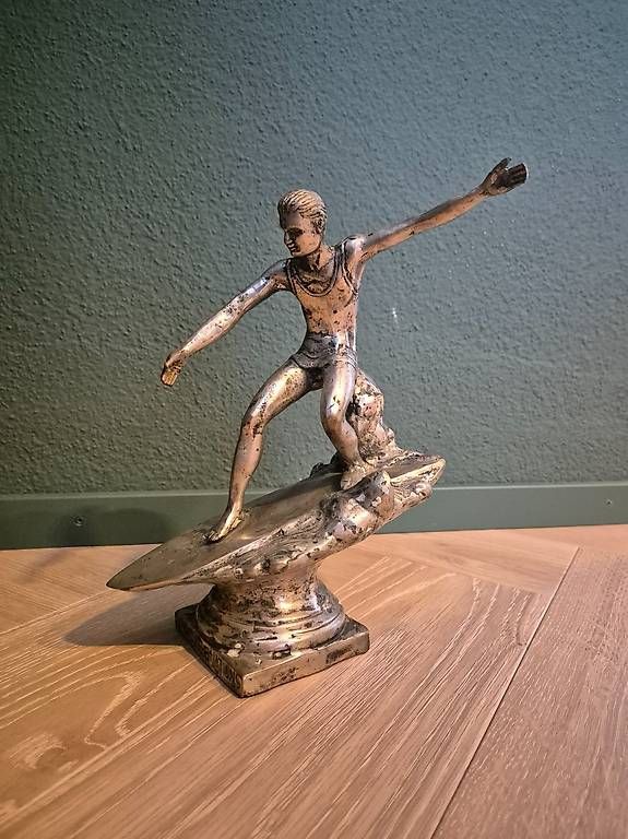 Skulpturen & Statuen: Surfer Statue aus Metall – Gebraucht aus Frauenfeld von Angie25 2