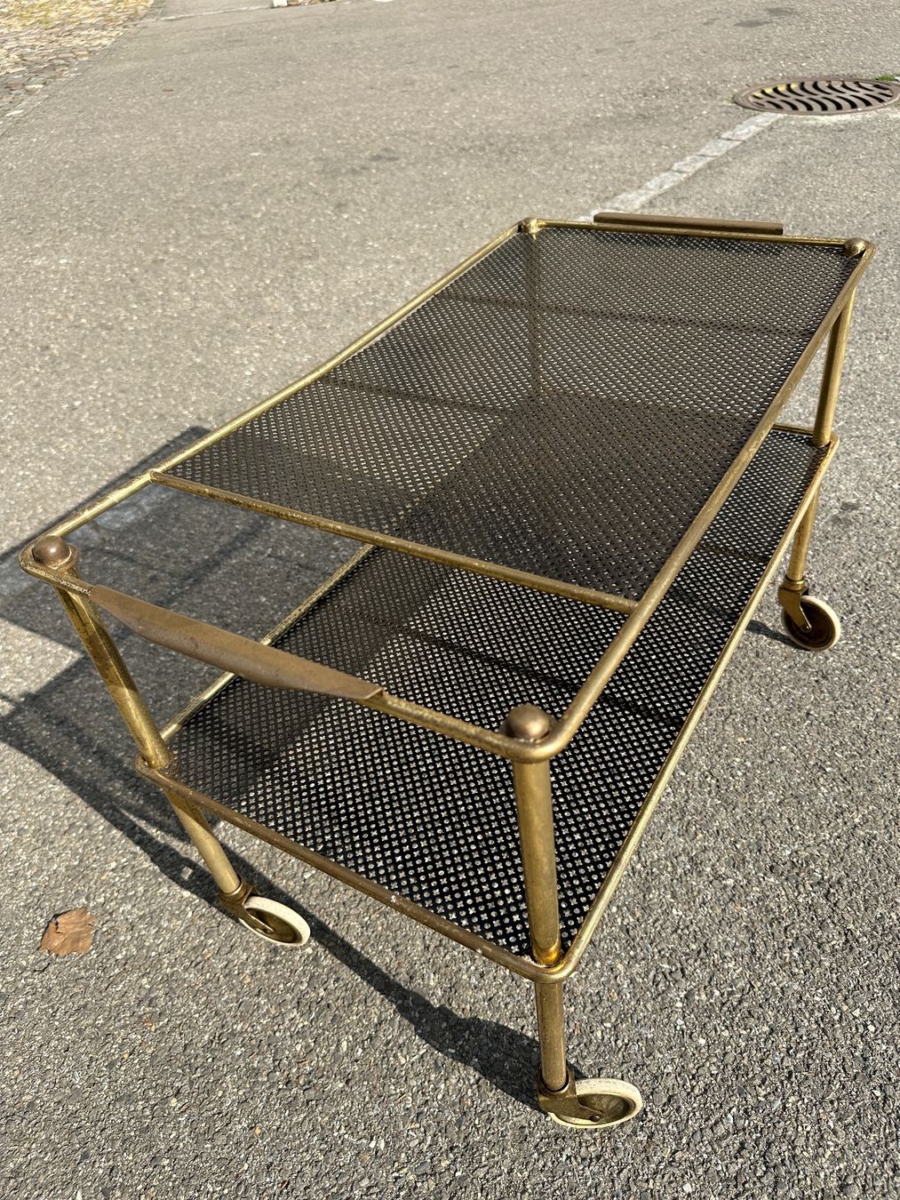 Carrelli di servizio: Vintage Servierwagen Barwagen Messing Lochblech – Usato da Zürich venduto da atlantis77 9