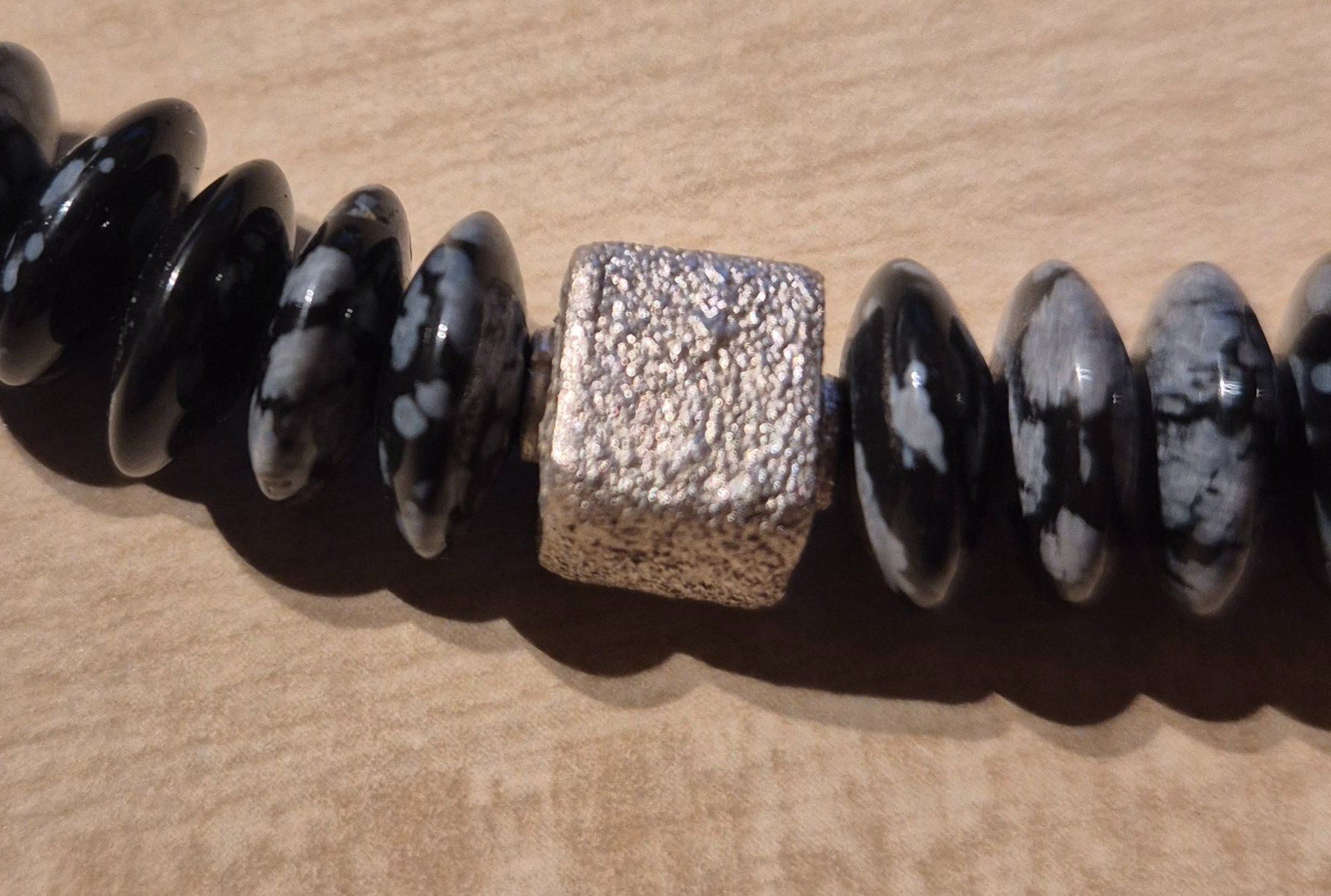Catenine: Schneeflocken-Obsidian Halskette – Usato da Thun venduto da tinu2031 2