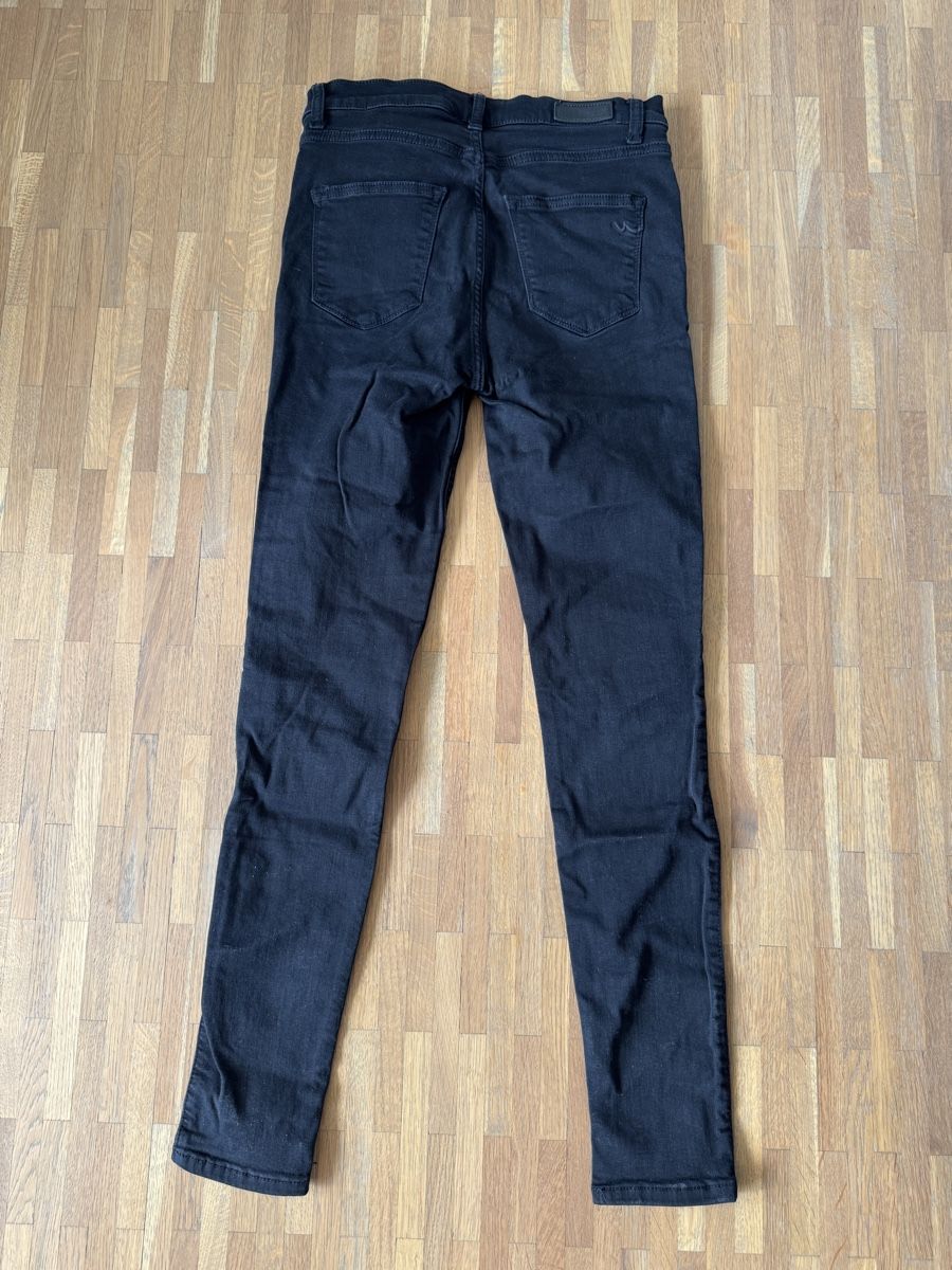 Jeans: Jeans LTB Tanya Grösse 28 schwaz – Gebraucht aus Münsingen von sam_528s 1
