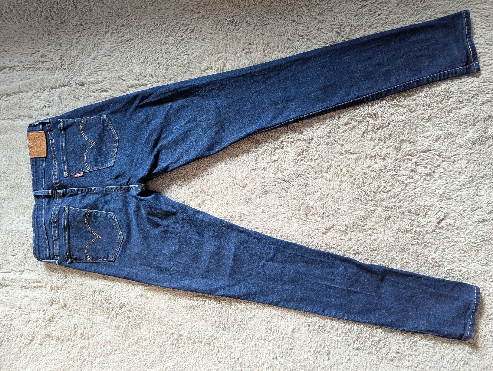 Levi's Jeans: jean Levi's 711 taille 27/32. – Nuovo (secondo la descrizione) da Montreux venduto da dem_gyt9 5