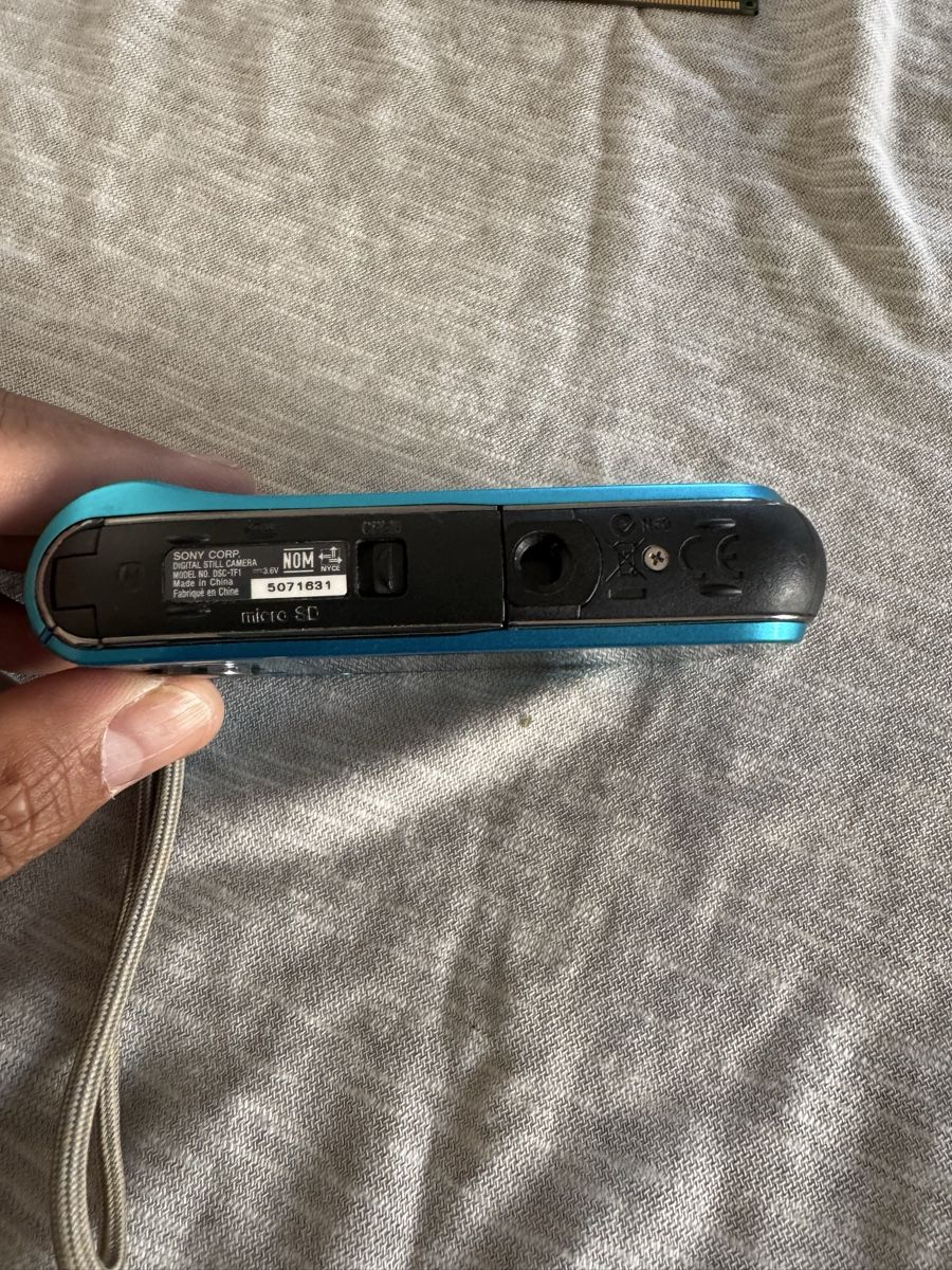 Sony Fotocamera: Sony Cyber-shot DSC-TF1 défectueux – Difettoso da Vevey venduto da Eiden77 2