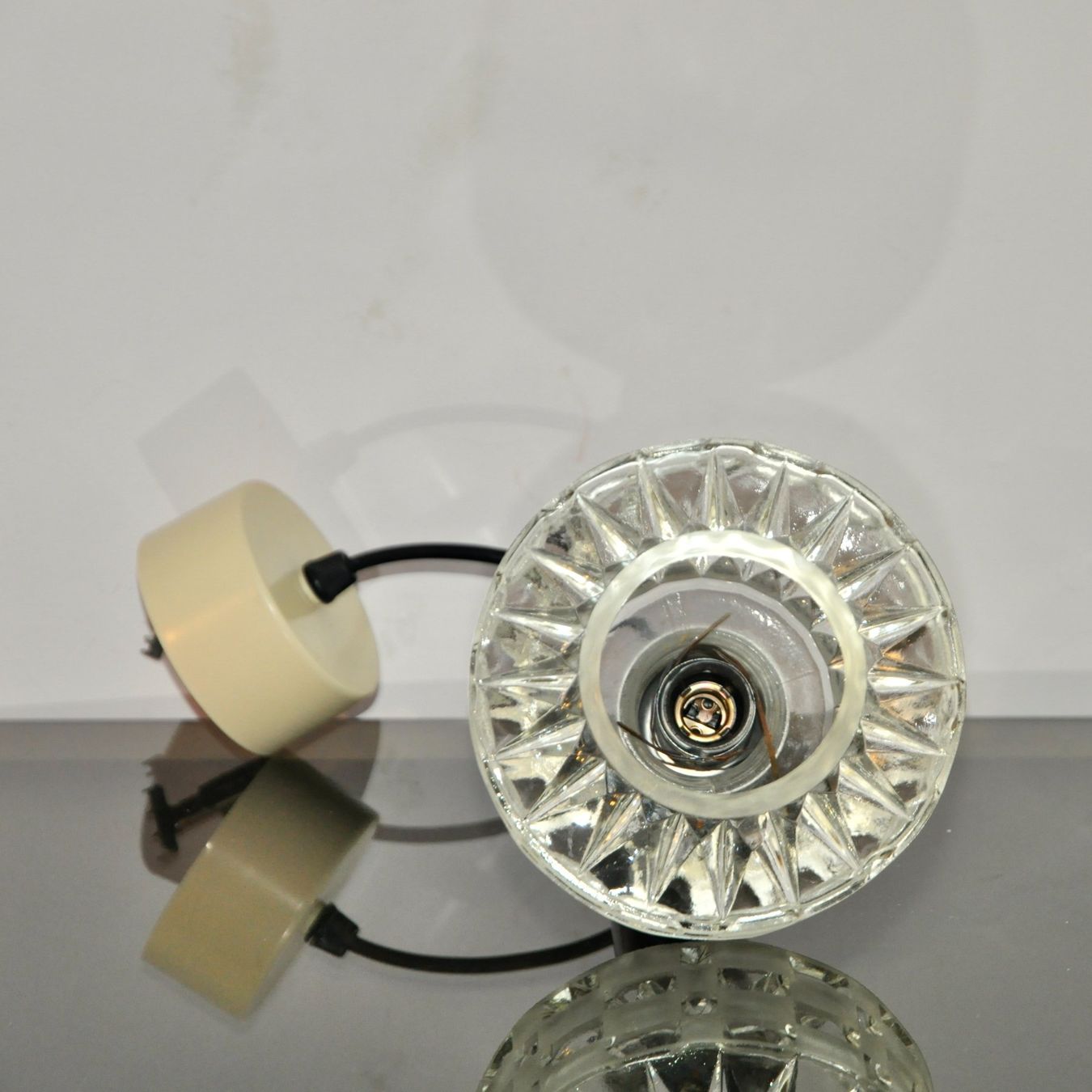 Lampade: Lampe à suspendre DDR  / Design Vintage – Usato da morges venduto da Kus.design 3
