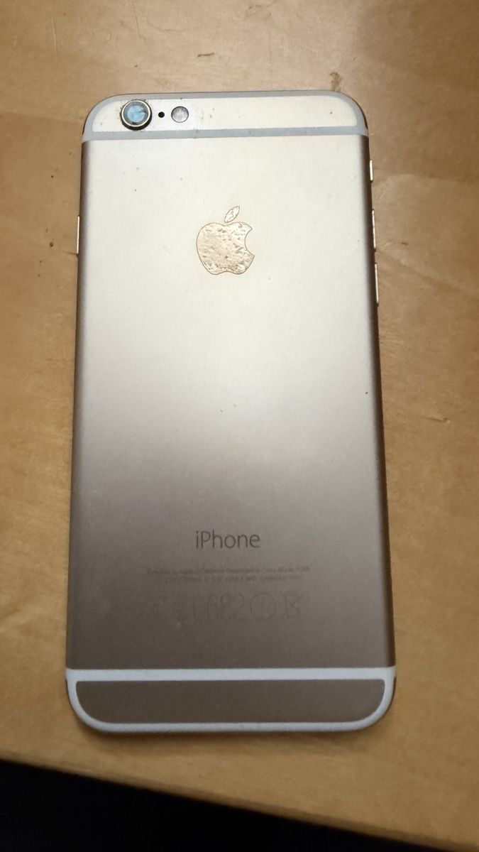 Apple Handys / Smartphones: iPhone 6, 64 GB – Defekt aus Oftringen von Siblo 1