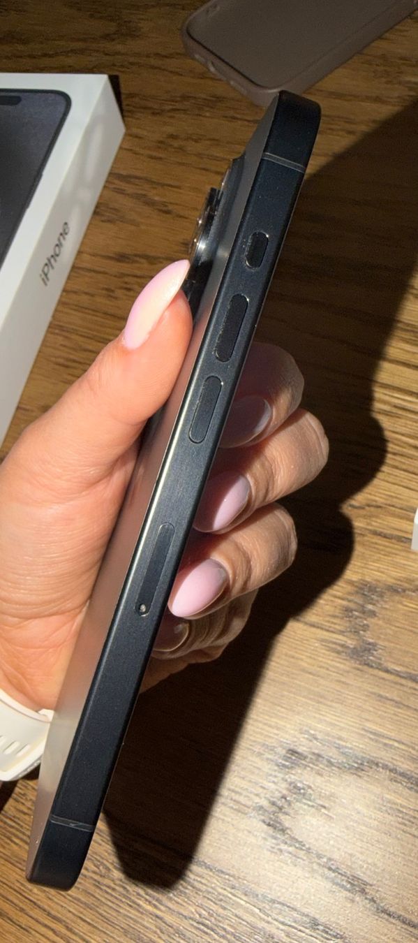 Apple Handys / Smartphones: iPhone 15 pro 256gb Black Titanium – Gebraucht aus Grand-Lancy von Lisa_28lp 3