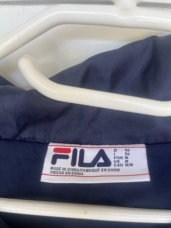 Vestes: Veste/Pull – D'occasion à Genève par alv_gj95 2
