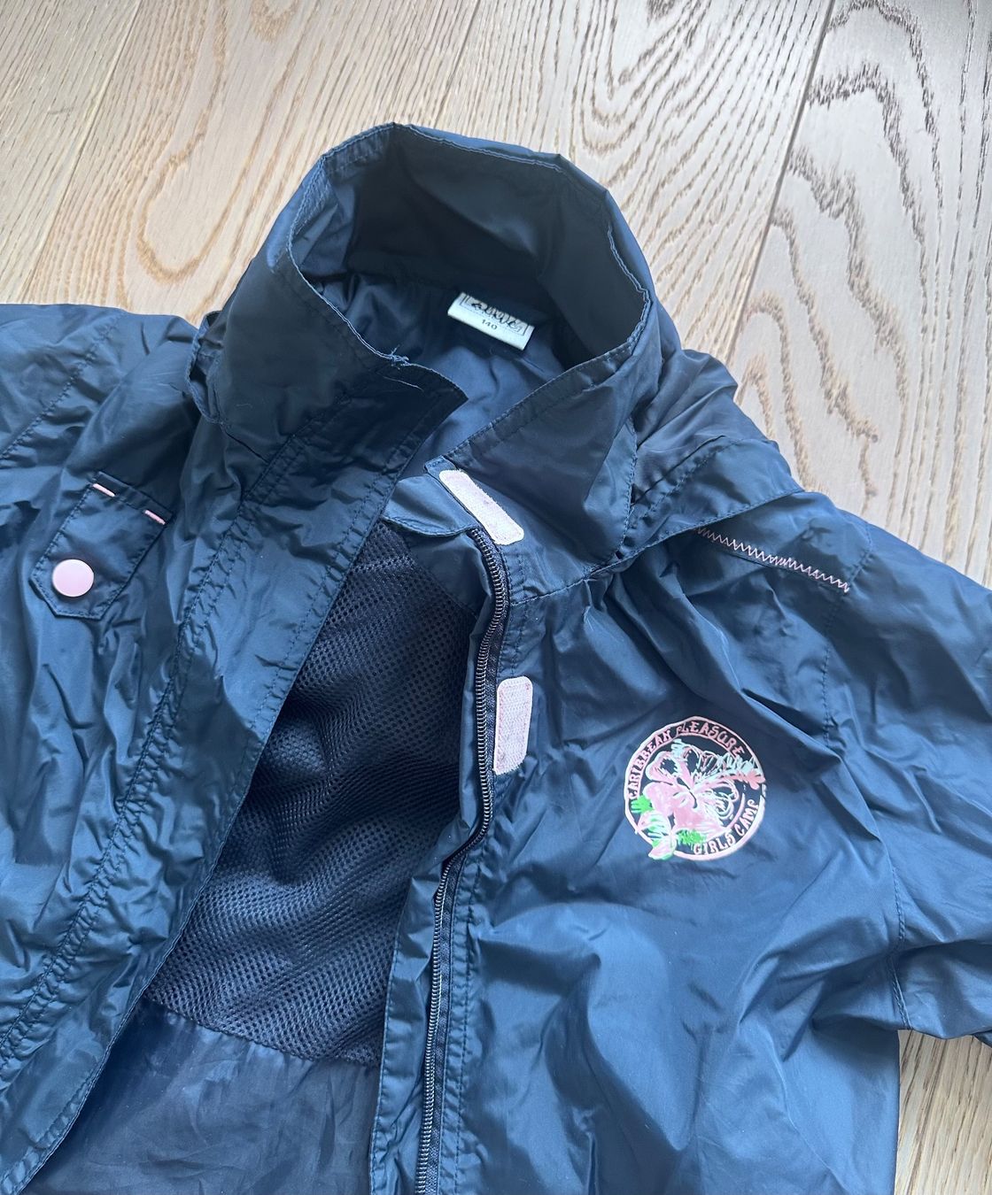 Giacche & Cappotti: Dunkelblaue Regenjacke für Mädchen – Usato da Abtwil SG venduto da sinsky_ 3