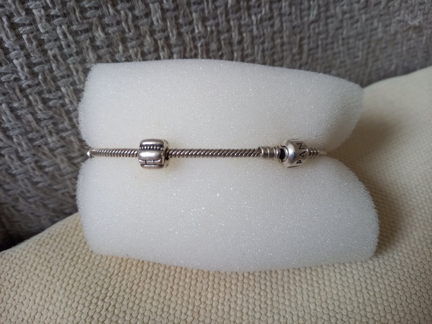 Pandora Armbänder & -reifen: Original "PANDORA" Armband mit 1 Anhänger – Gebraucht aus Rickenbach LU von ata47