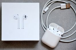 Apple AirPods 2 Gen.