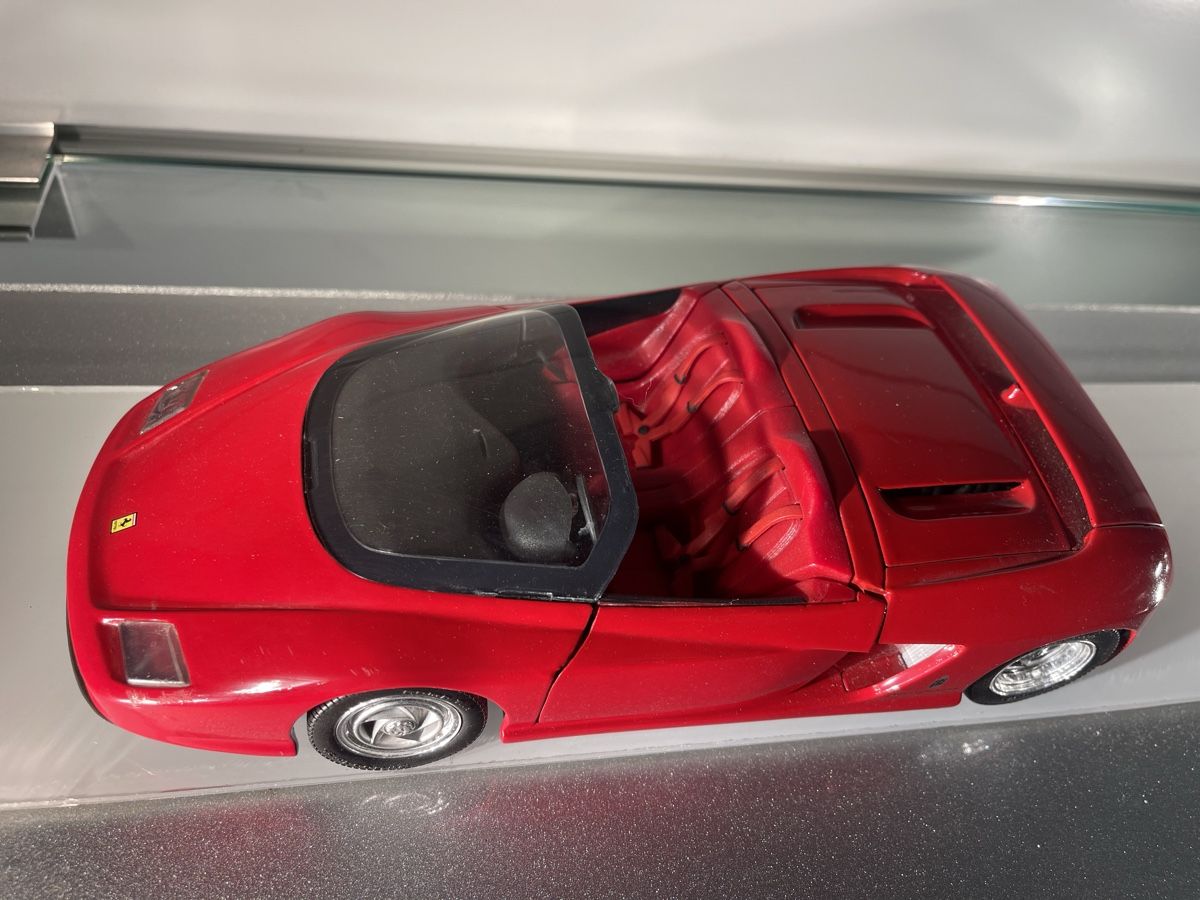 Revell Modellini d'auto: Ferrari Mythos Modellauto 1:18, Revell – Usato da Siebnen venduto da speedy63 2
