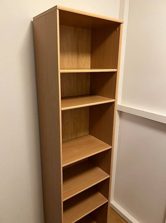 Regale: GRATIS Bücherregal guter Zustand – Gebraucht aus Aarau Rohr von lor_7r2q 1