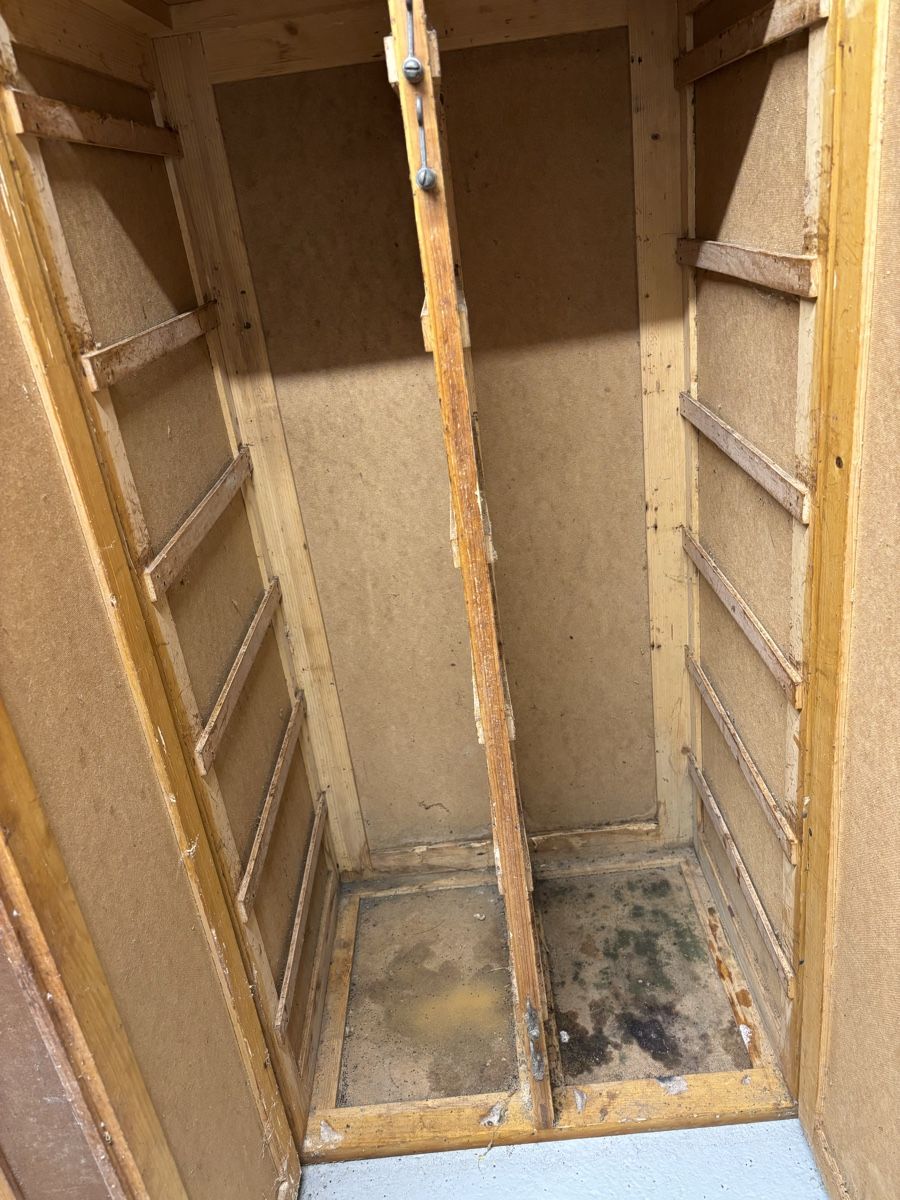 Ruchers: Wabenschrank Schweizer Kasten  – D'occasion à Ohmstal par Ohm300 1