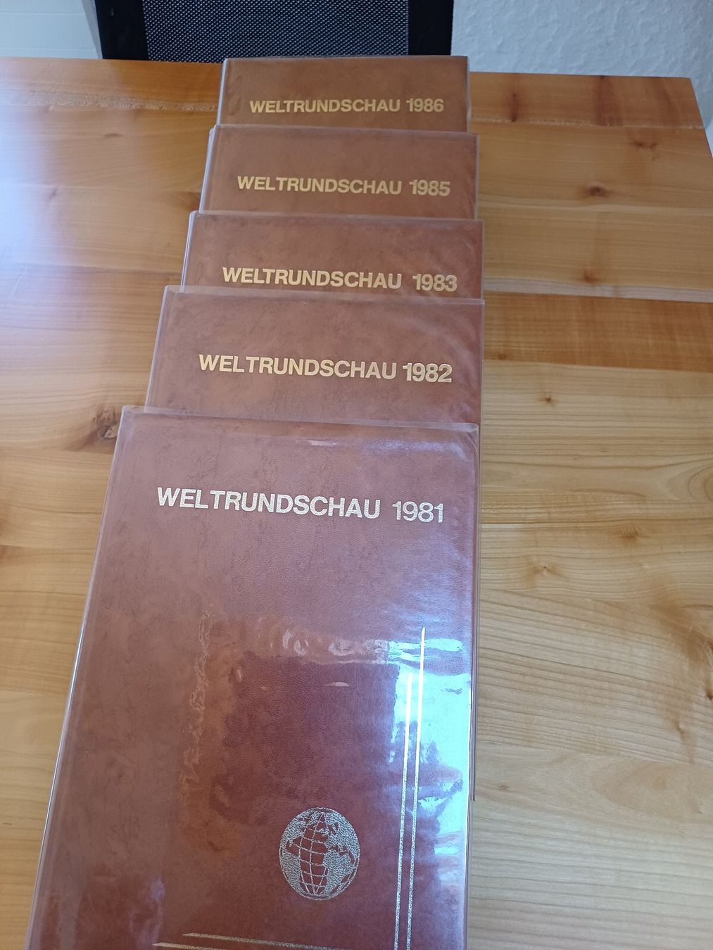 Bücher: Weltundschau 5 Stück – Gebraucht aus Rüegsbach von Urs9990
