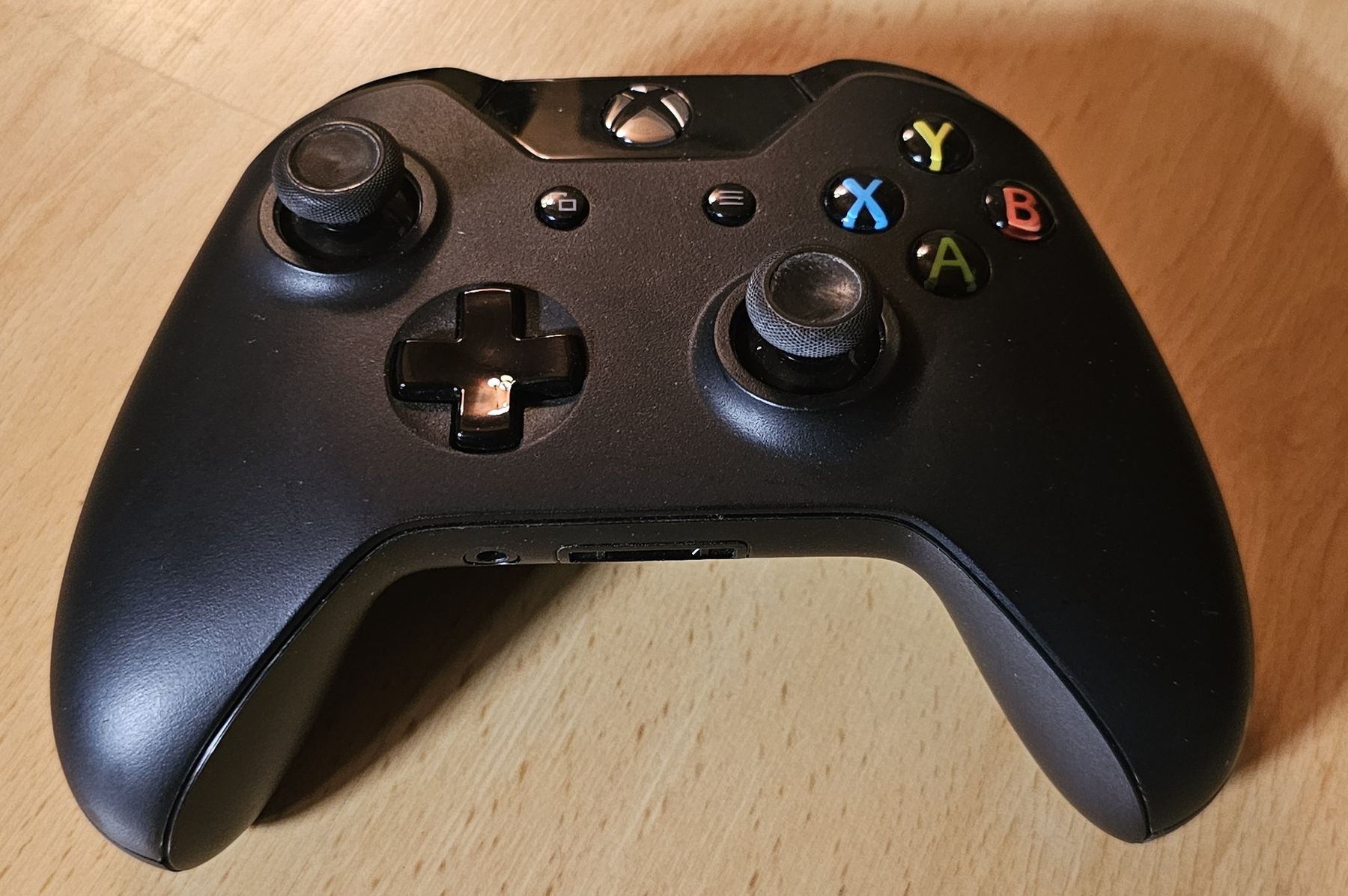 Microsoft Konsolen: XBOX ONE Konsole mit Controller & Top Games – Gebraucht aus Ochlenberg von on3x 1