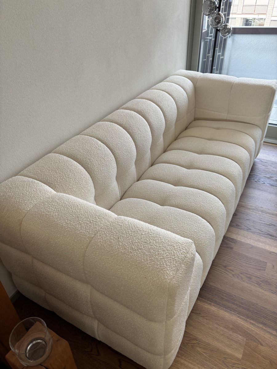 Divani: Sofa NEU boucle – Nuovo (secondo la descrizione) da Fällanden venduto da Ustupsi