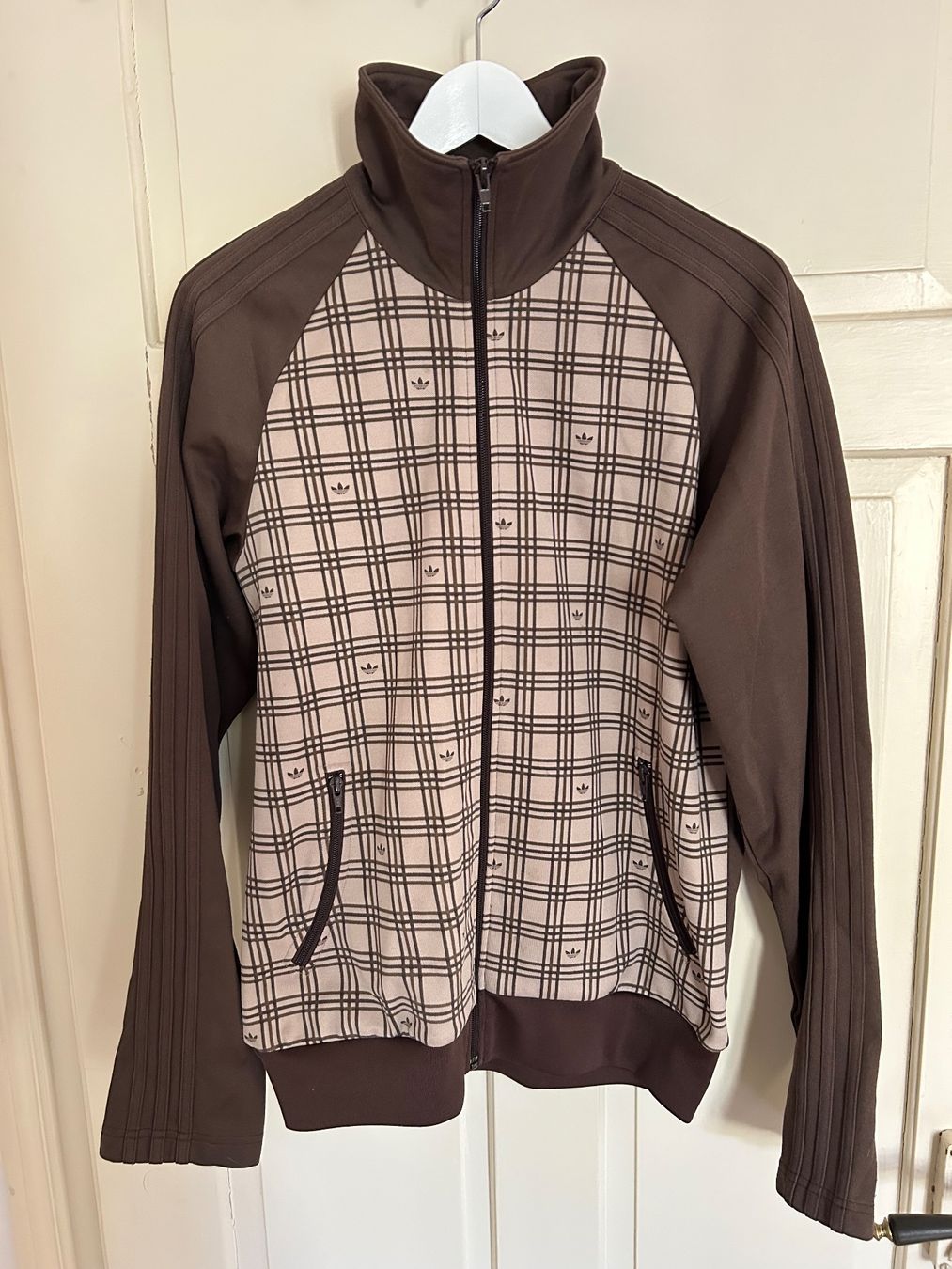 Adidas Giacche: Adidas Trainingsjacke, Grösse M, beige-braun – Usato da Zürich venduto da emkay13