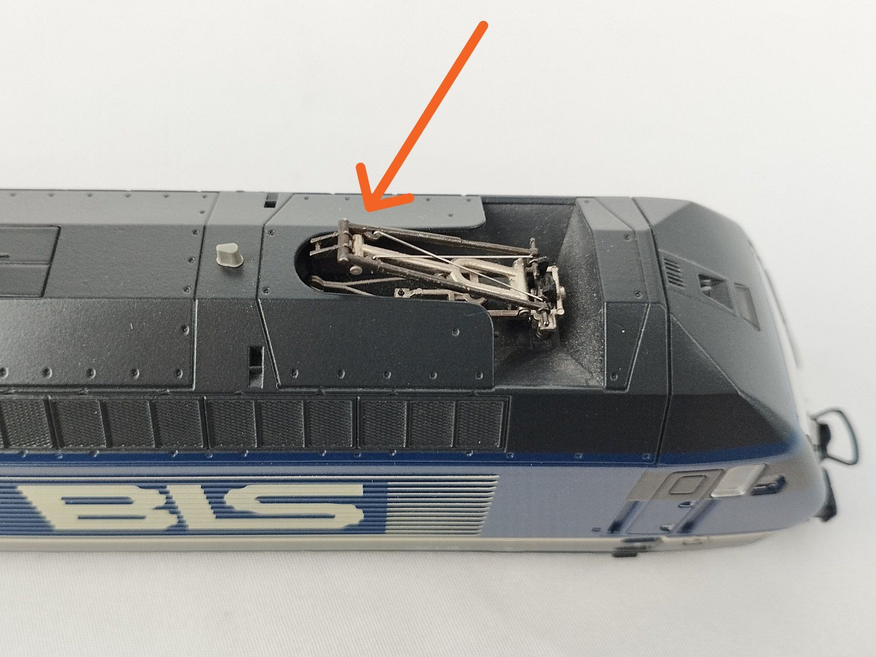 Roco Modelleisenbahnen: ROCO BLS E-Lokomotive H0 Re 465 – Gebraucht aus Schübelbach von Restwert_Schubelbach 8
