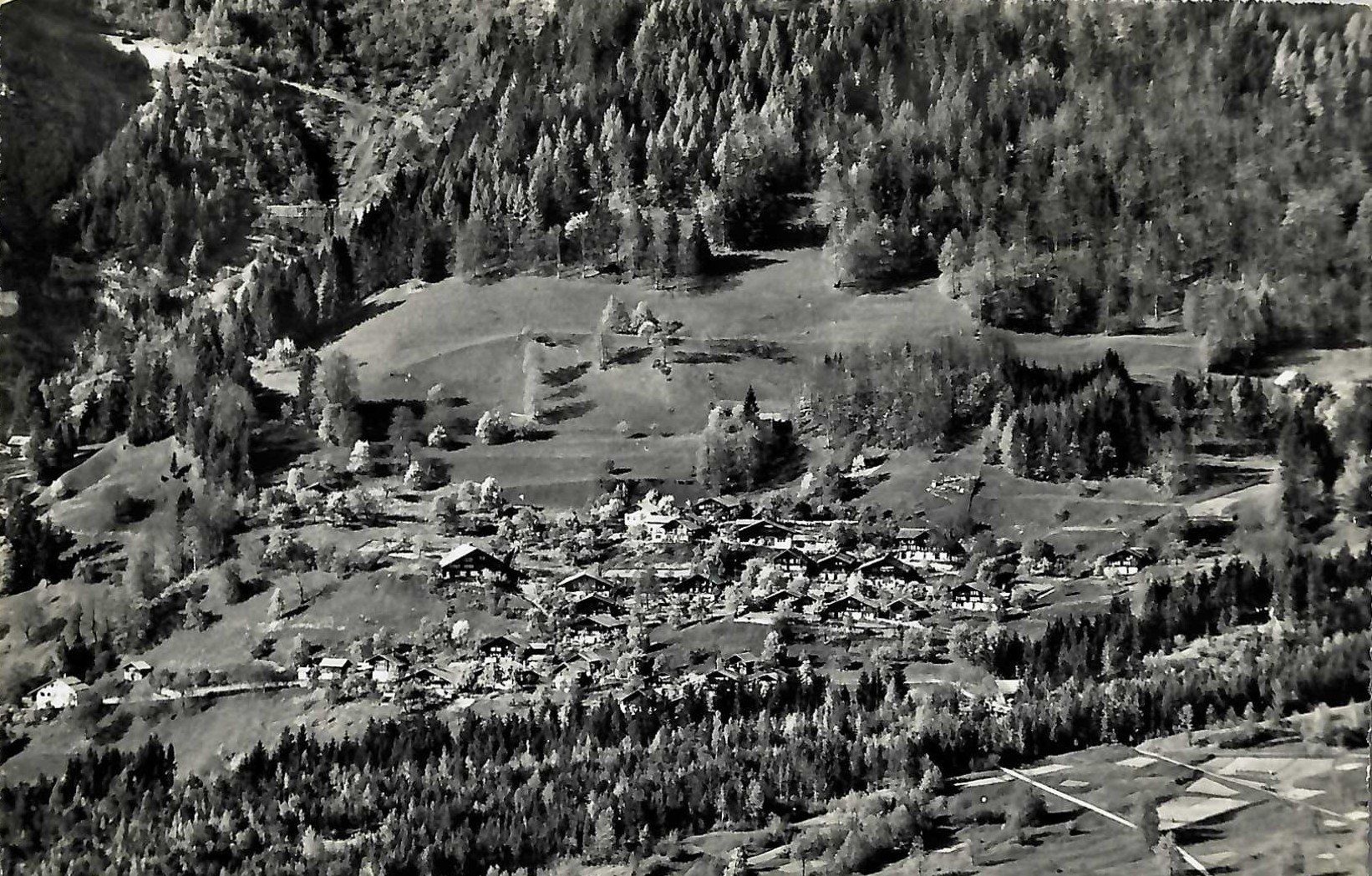 Cartoline postali: Gurzelen BE Flugaufnahme Nr.9916b  ,  ca.1950 – Usato da Solothurn venduto da Bepposol
