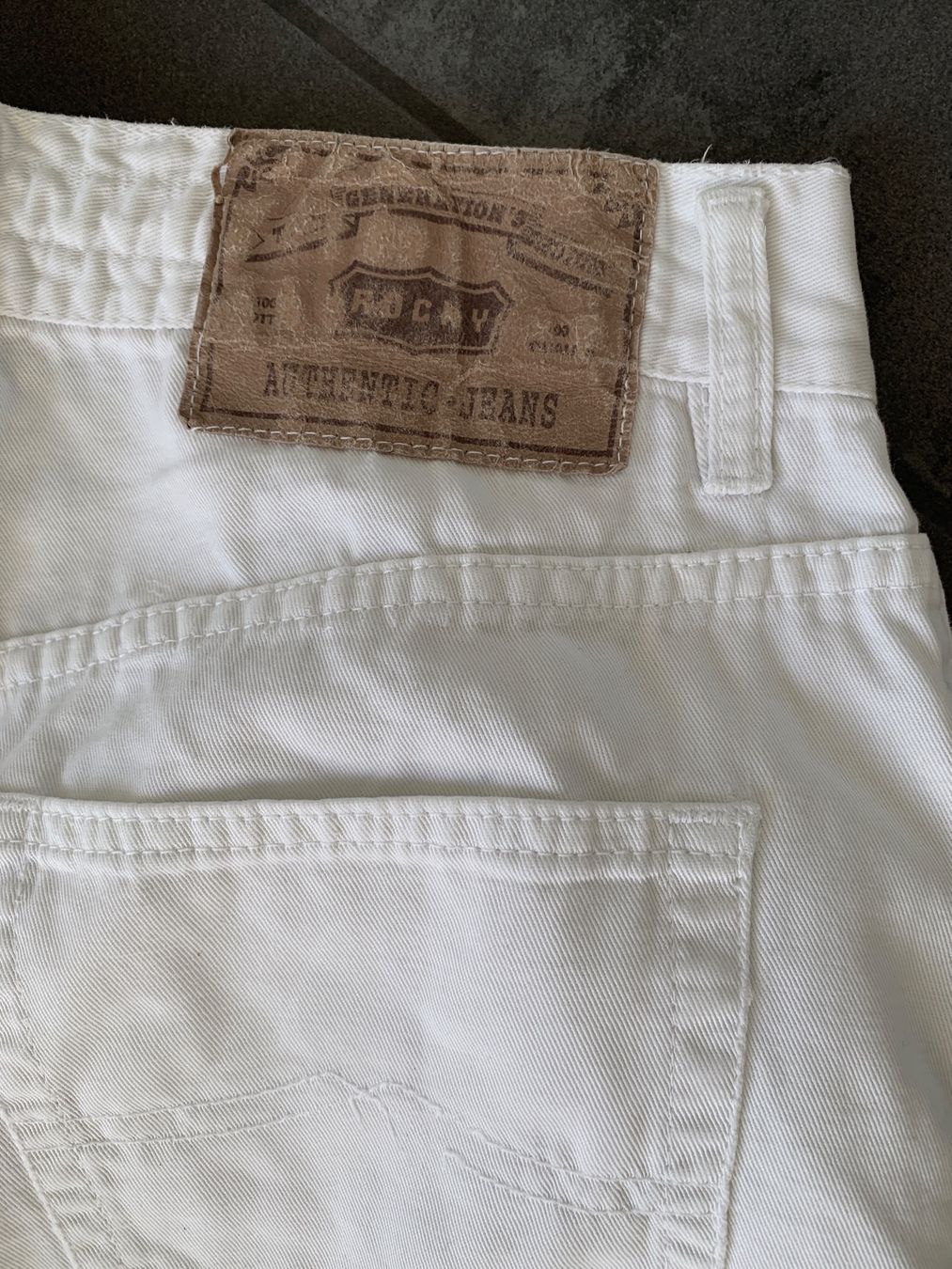 Jeans: Rocky weisse Jeans Damen M 32 – Gebraucht aus Auenstein von mar_8mxd 4