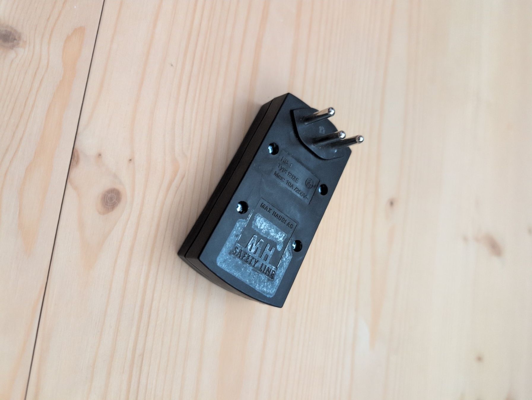 Fiches d'alim.: Mehrfachstecker 3xT12 schwarz – D'occasion à Baden par lorenex 2