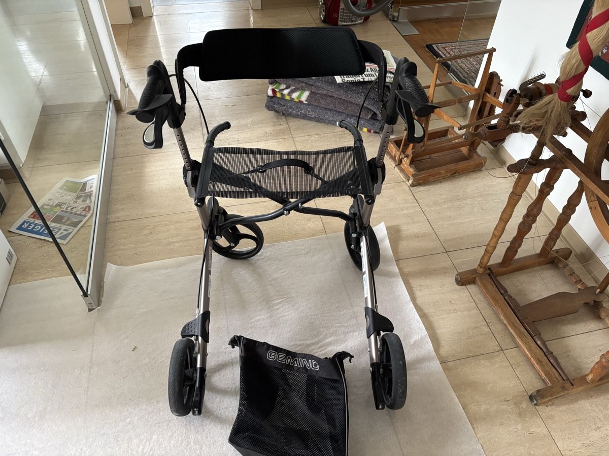 Gehhilfen: Geminio 30 M Rollator, neuwertig – Gebraucht aus Günsberg von Roylichtenstein 1