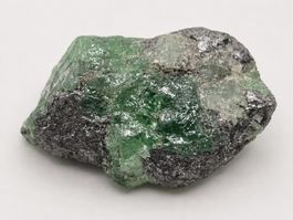 Tsavorit roh  9.6ct.