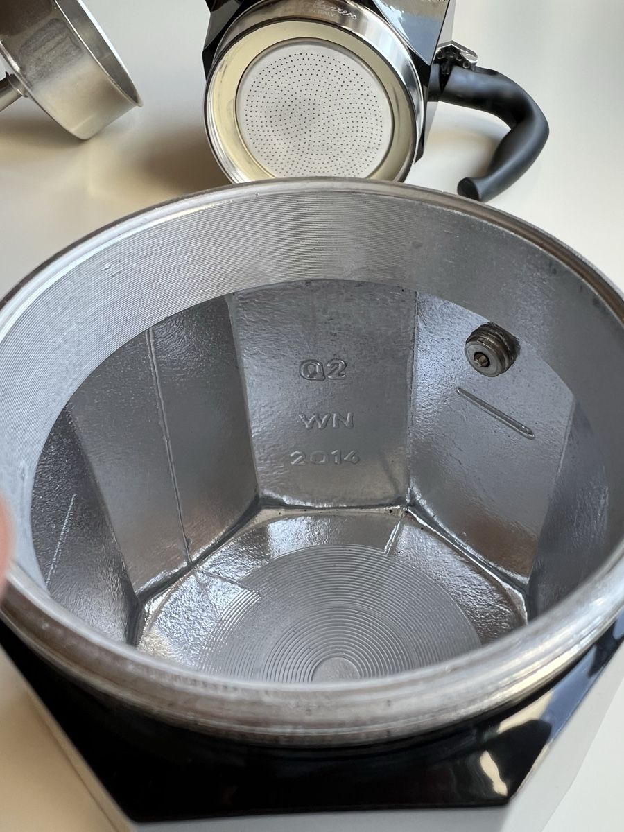 Bialetti Kaffeemaschinen & Espressomaschinen: Bialetti Moka Express  schwarz NEU – Neu (gemäss Beschreibung) aus Chur von van_hnc6 5