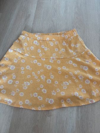 H&M Rock gelb mit Blumenmuster Grösse 152 gebraucht