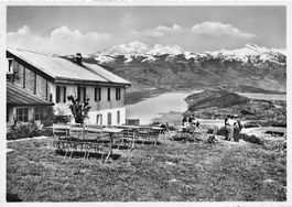 Etzel-Kulm – Aussichtsterrasse mit Blick auf den Zürichsee G