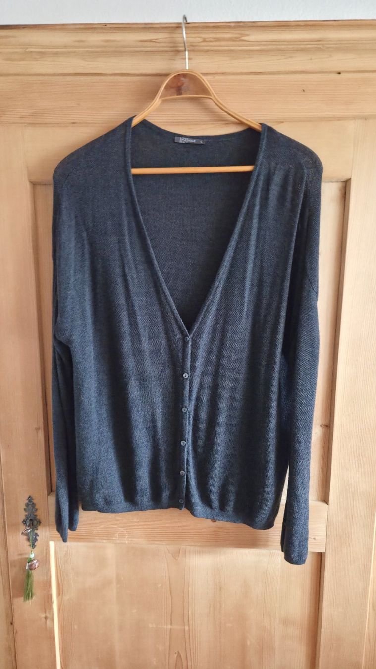 Nile Vestes: Nile Wolljacke Grösse L – D'occasion à Hinteregg par claudsi