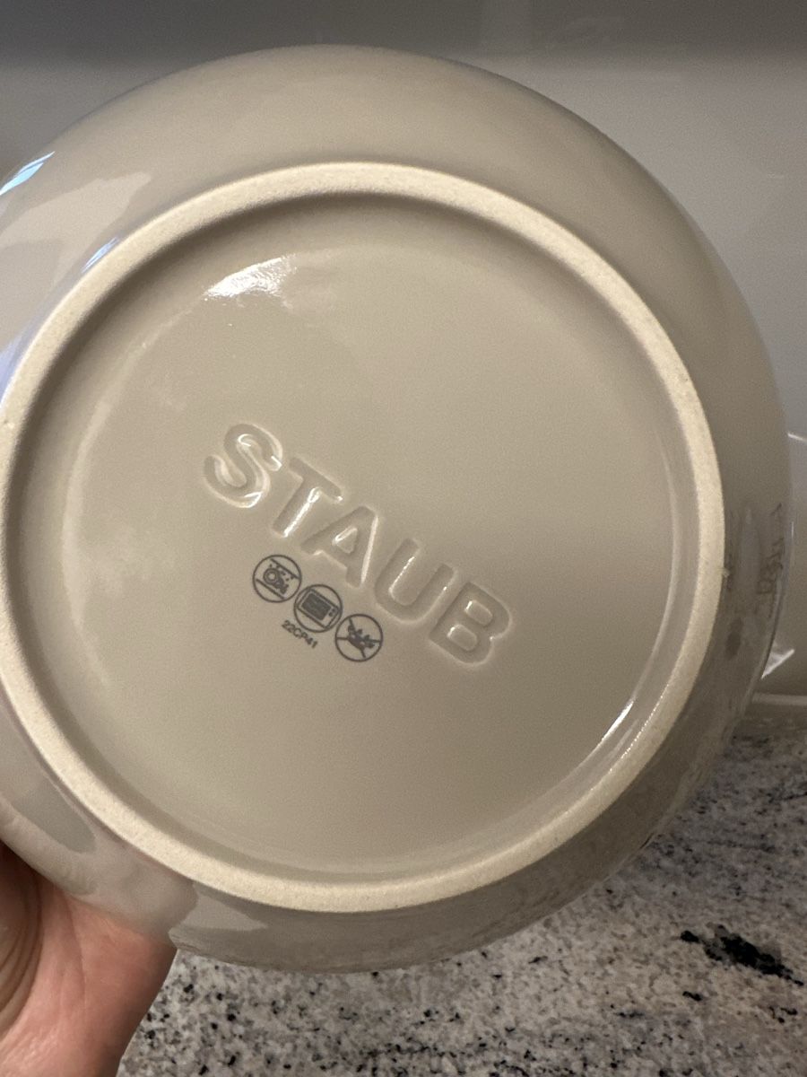 Ciotole: Staub Schüssel neu nie benutzt – Nuovo (secondo la descrizione) da Liestal venduto da Busra99 1